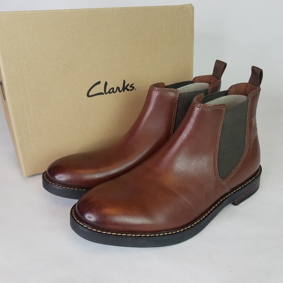 clarks paulson up leather chelsea boot